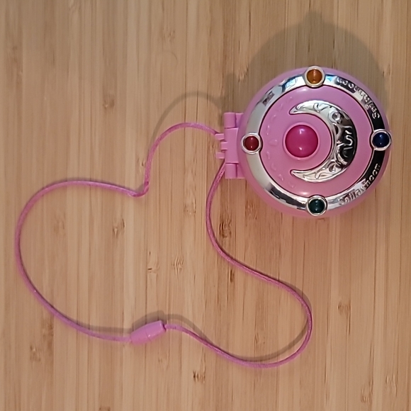 Vintage Sailor Moon Locket 1995 Working Lights and Sounds Retro Collectible - Picture 1 of 10